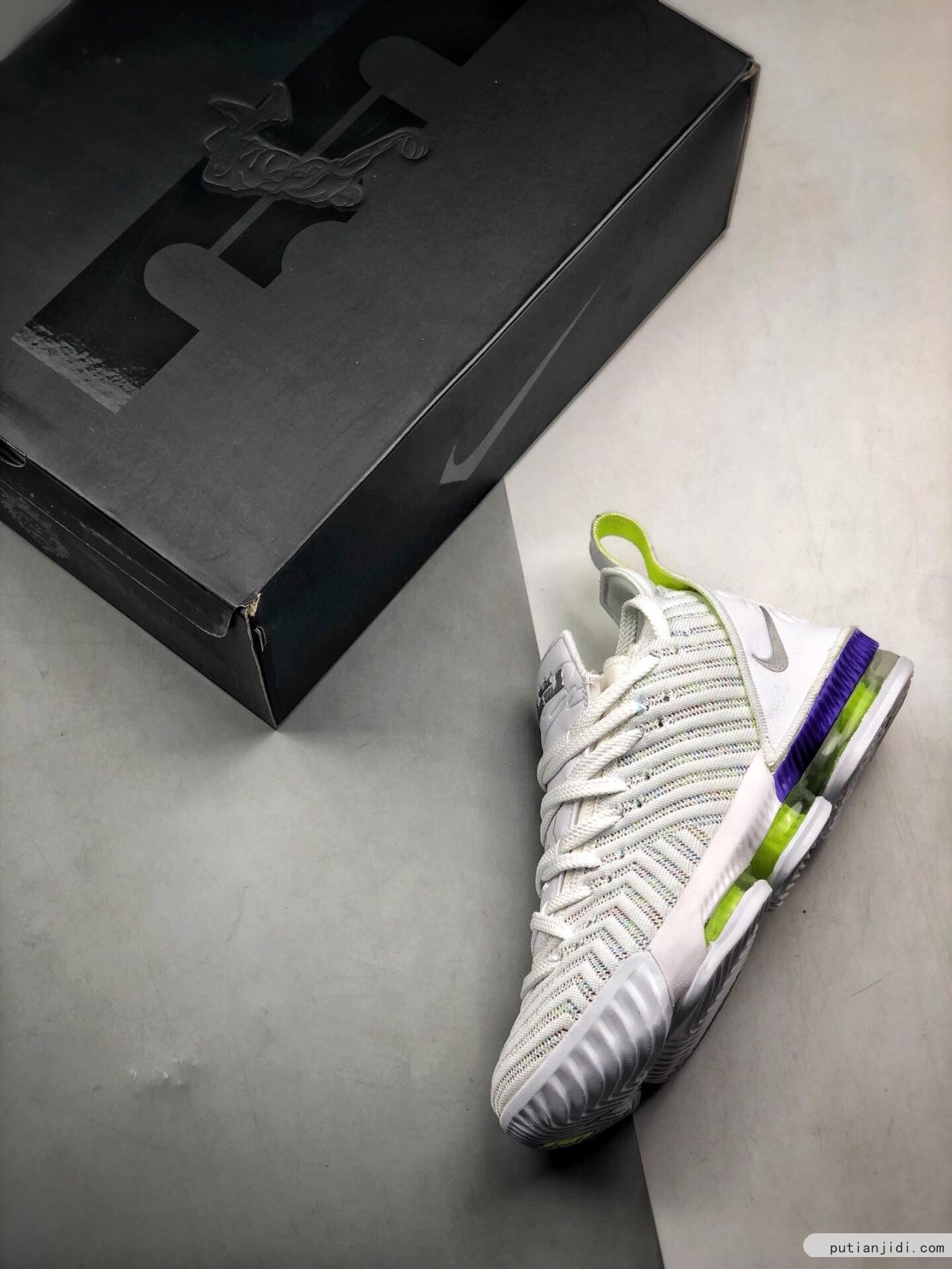 纯原最高工艺 新配色实战版本# Nike Lebron XVI “Buzz Lightyear” 勒布朗詹姆斯16代 白绿巴斯光年